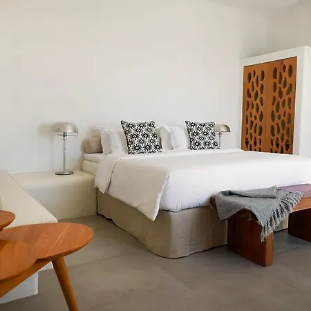 Native Eco Villa Imerovigli (Santorini)